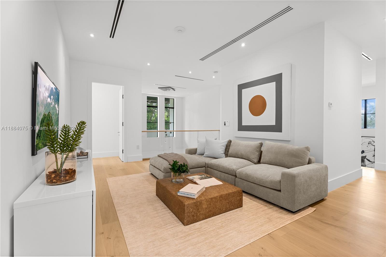 PALM MIAMI AMD - Residential