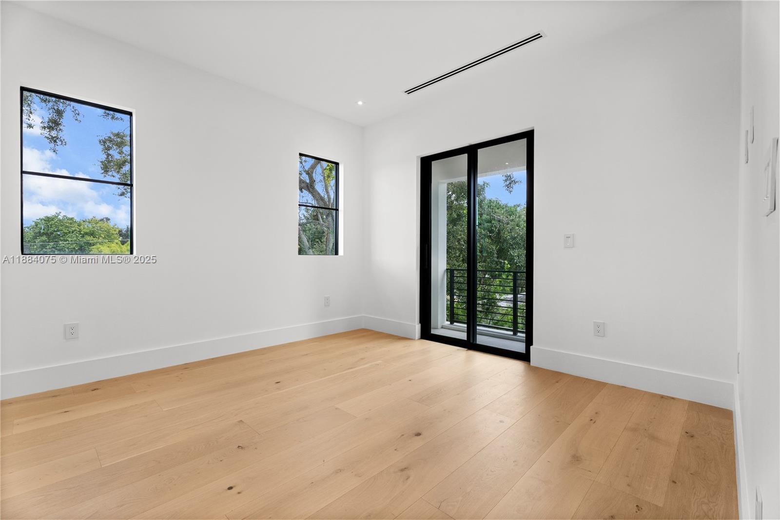 PALM MIAMI AMD - Residential