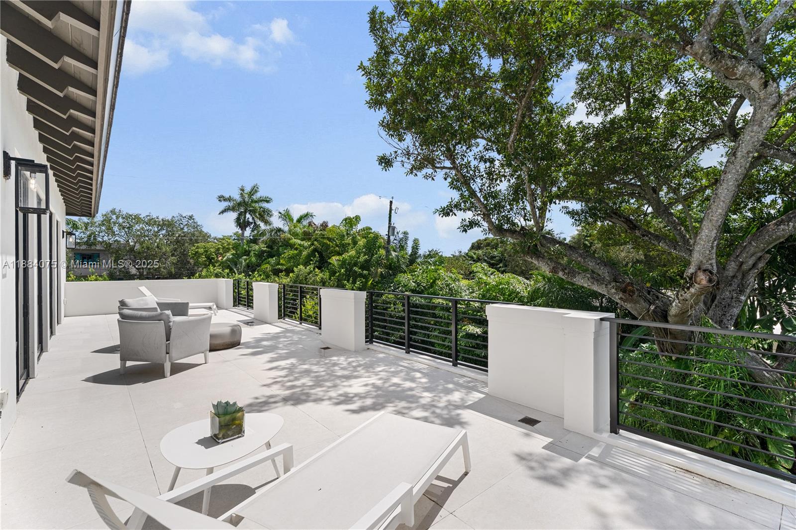 PALM MIAMI AMD - Residential