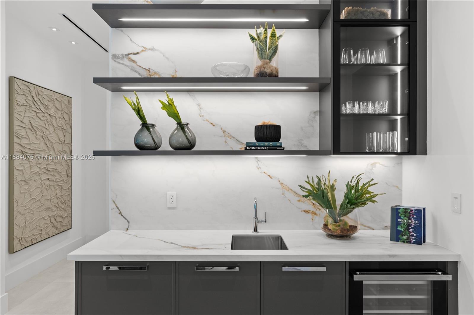 PALM MIAMI AMD - Residential