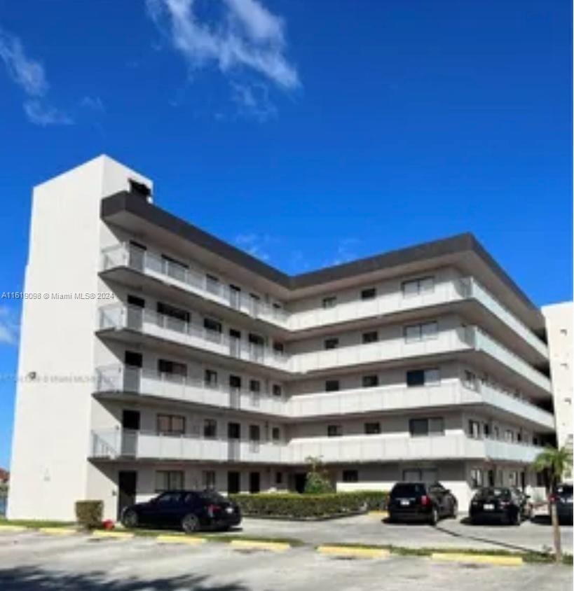 VISTA DEL LAGO I CONDO - Residential