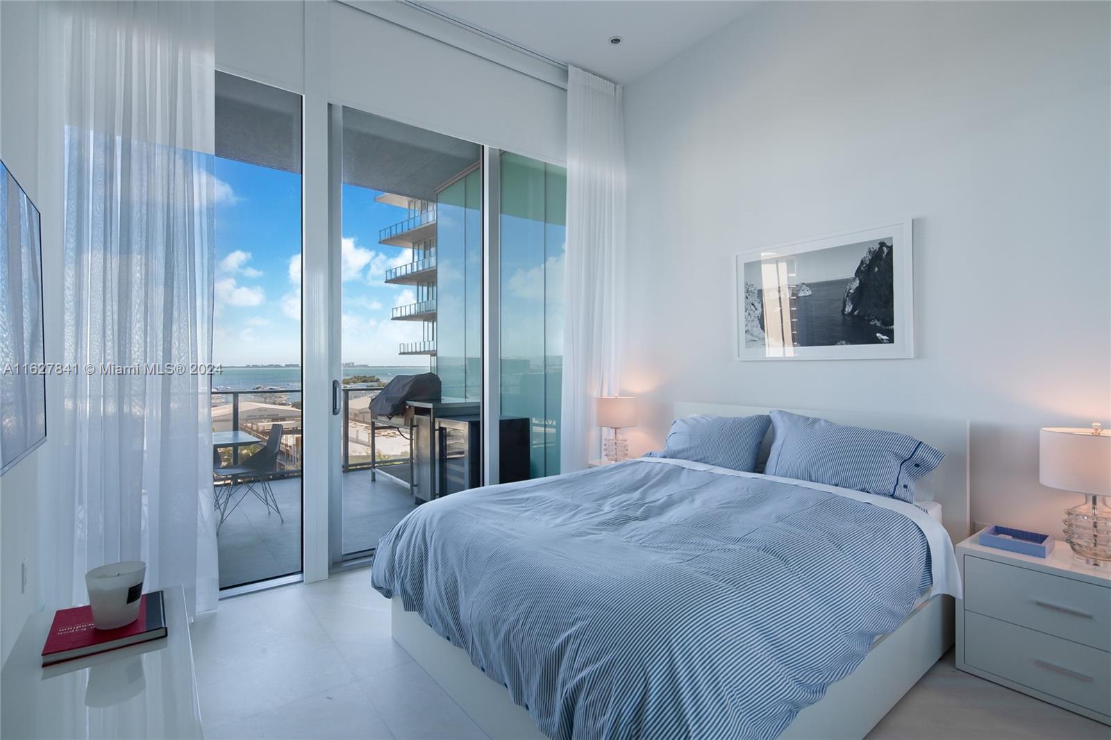 DINNER KEY - Residential