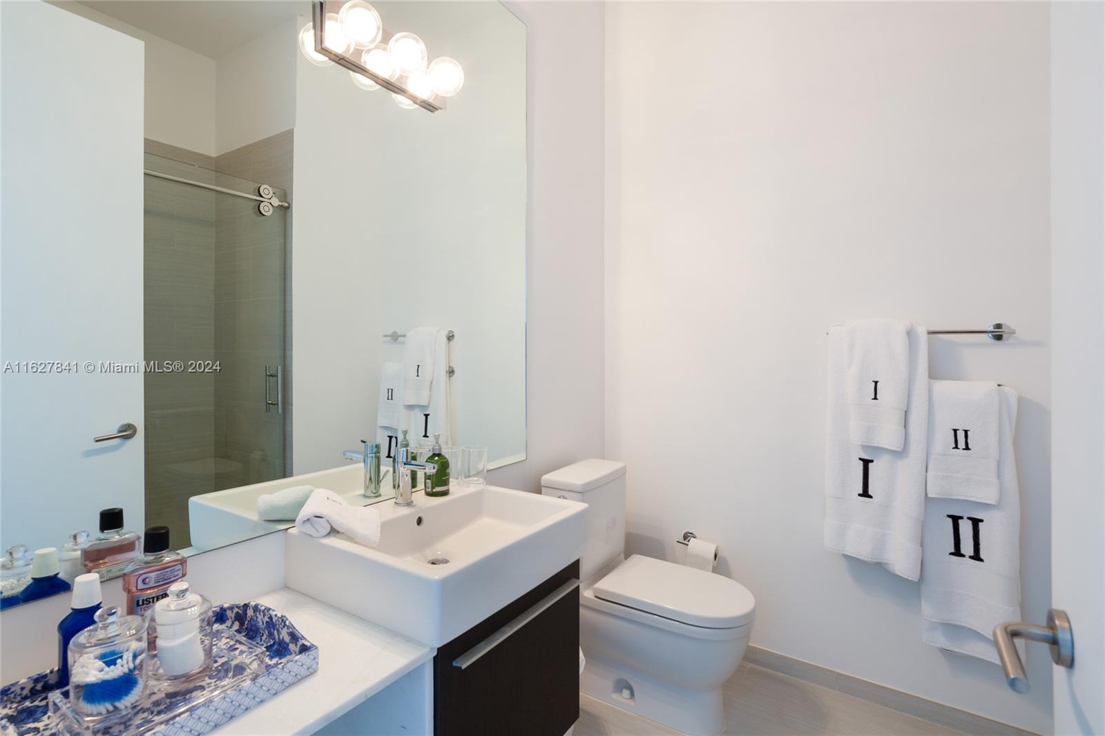 DINNER KEY - Residential