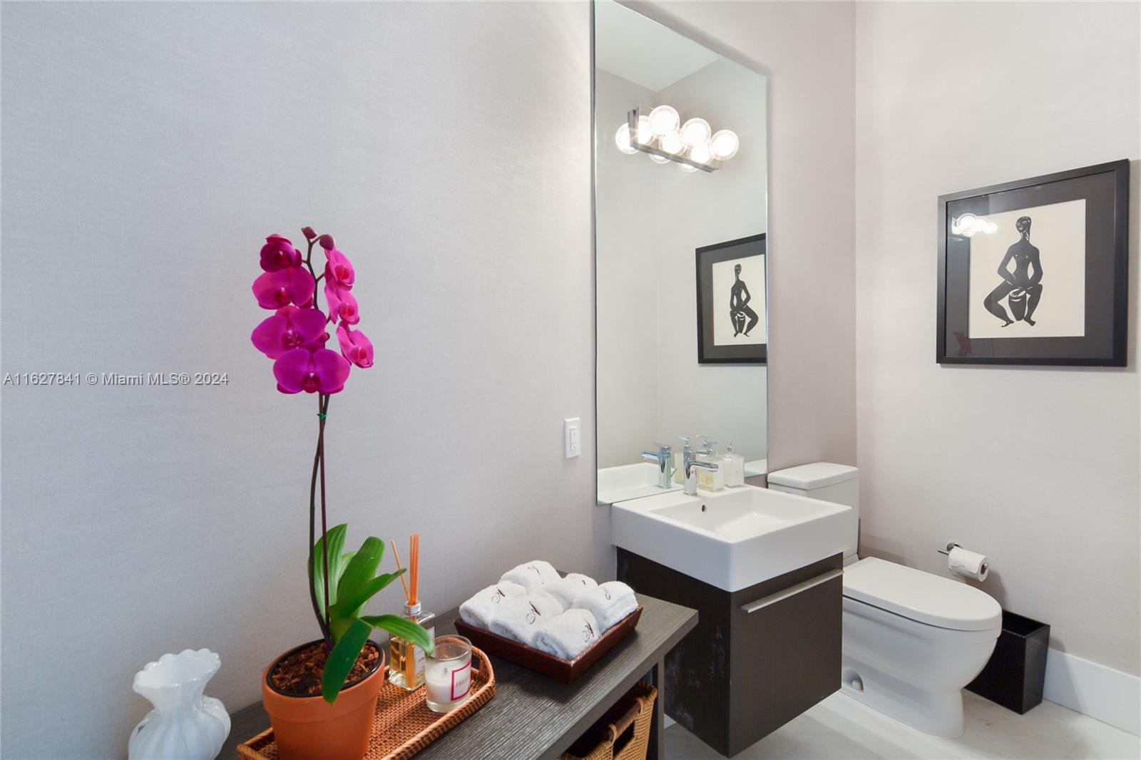 DINNER KEY - Residential