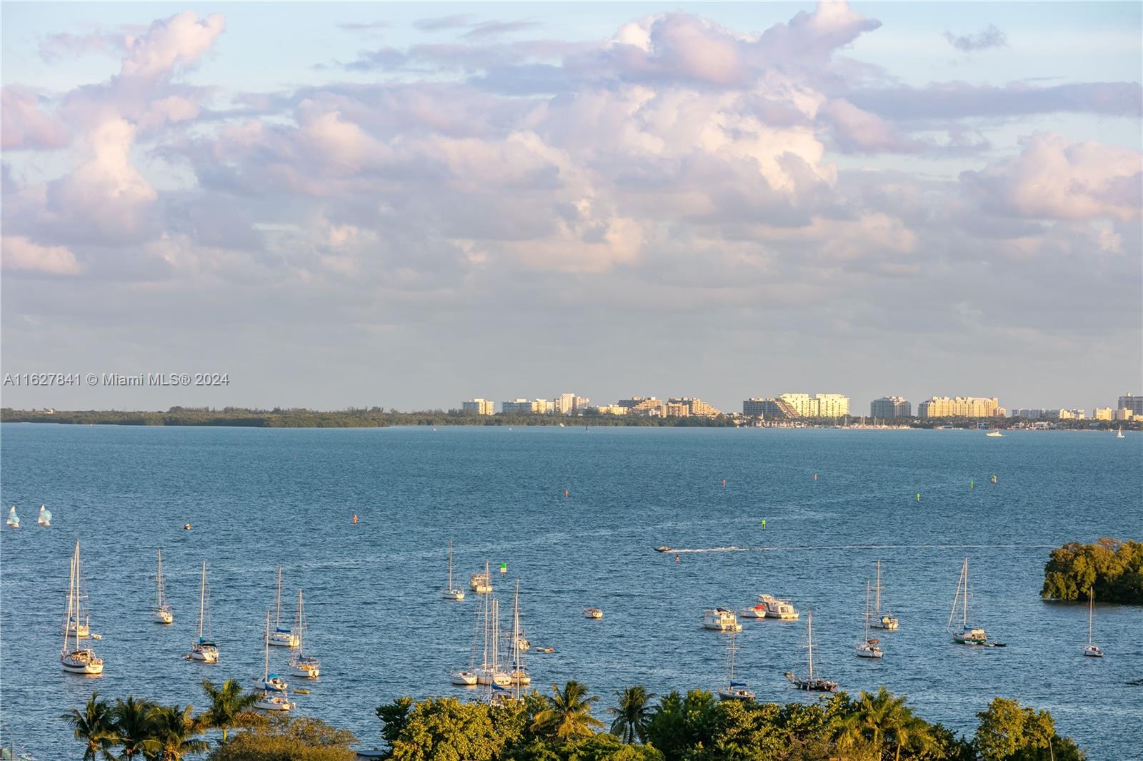 DINNER KEY - Residential