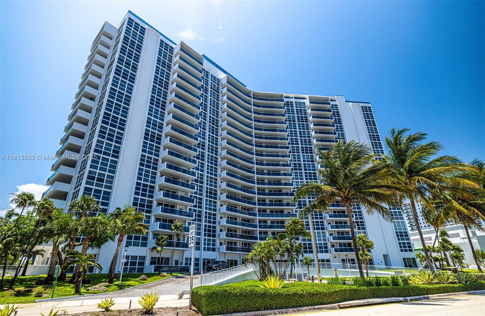 VANTAGE VIEW CONDO - Residential