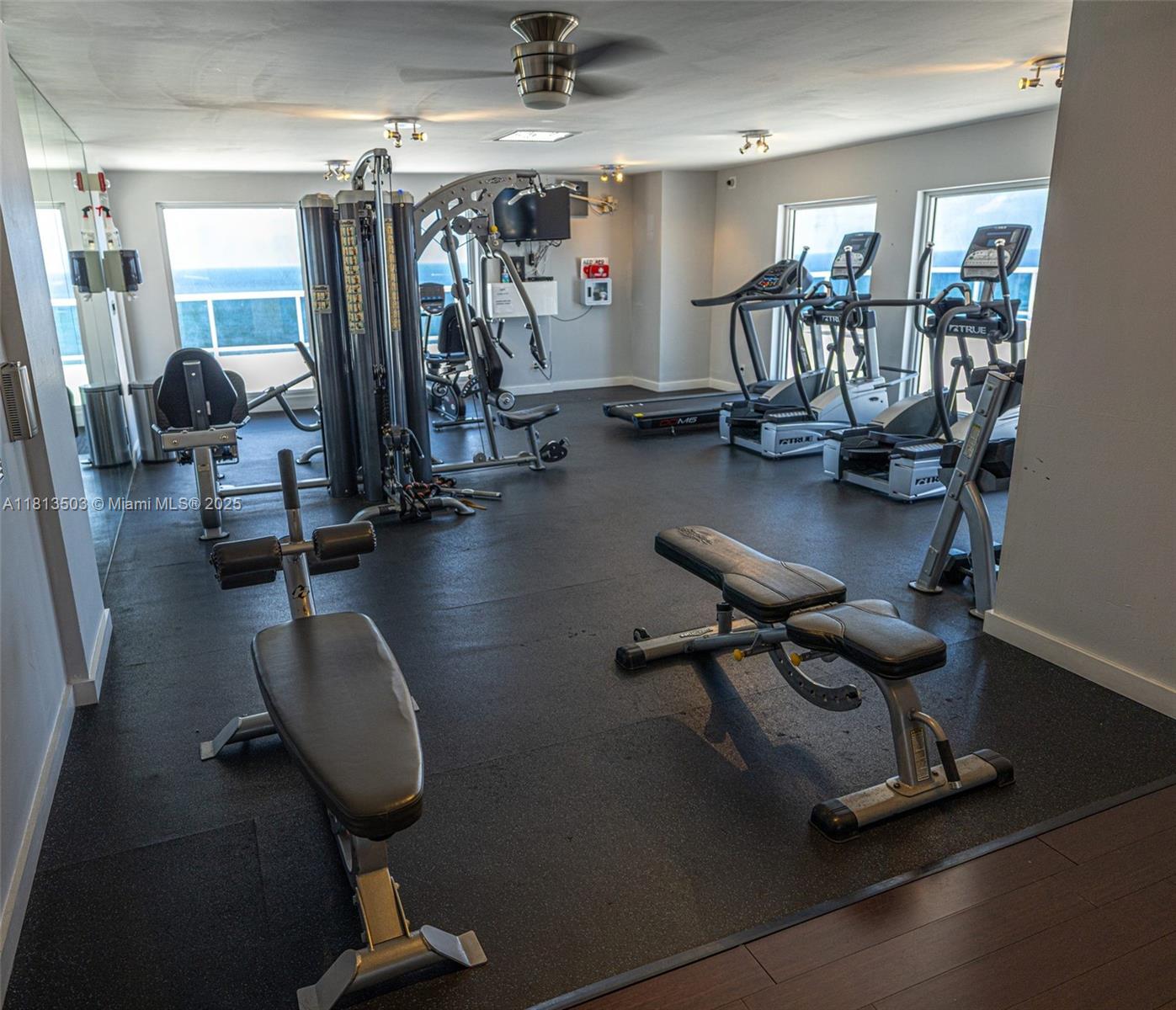 VANTAGE VIEW CONDO - Residential