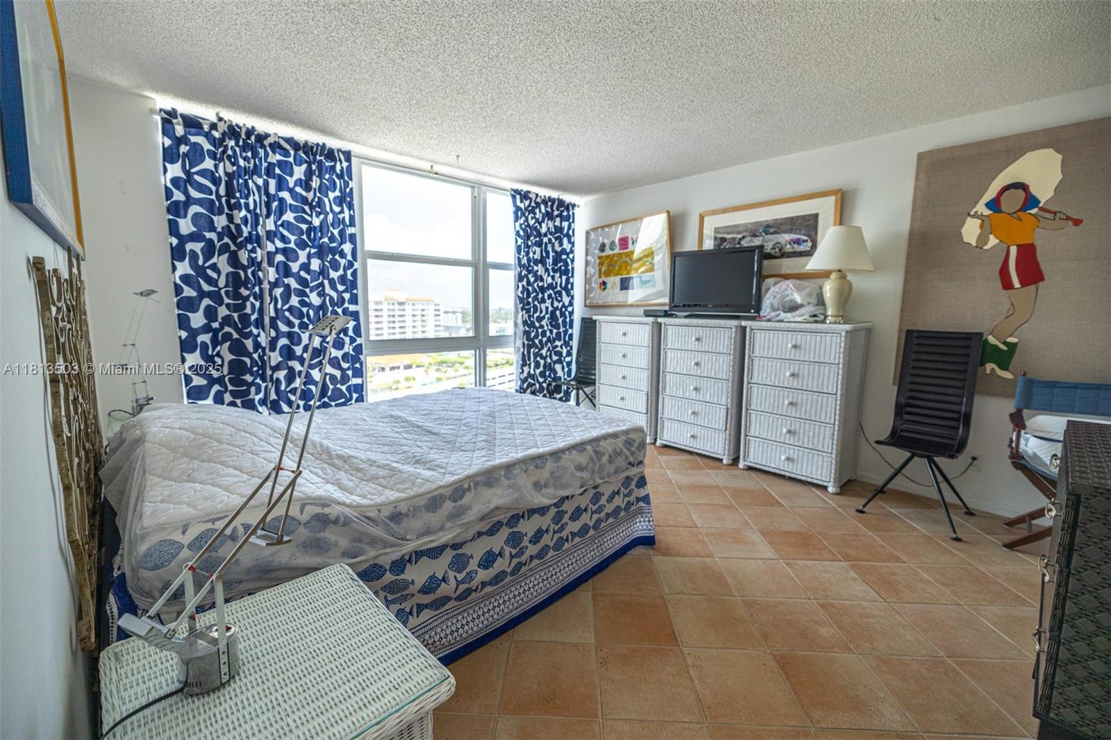 VANTAGE VIEW CONDO - Residential