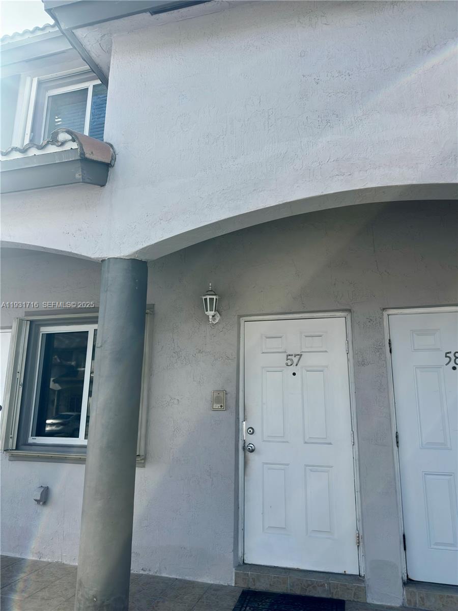 DORAL GRAND CONDO - Residential Lease