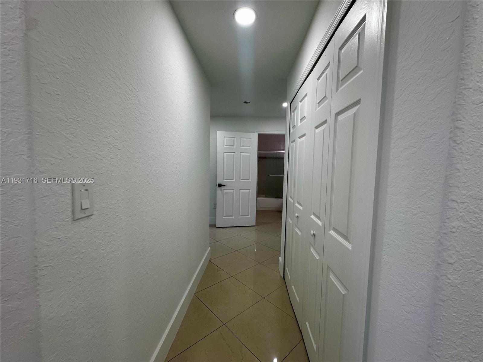 DORAL GRAND CONDO - Residential Lease