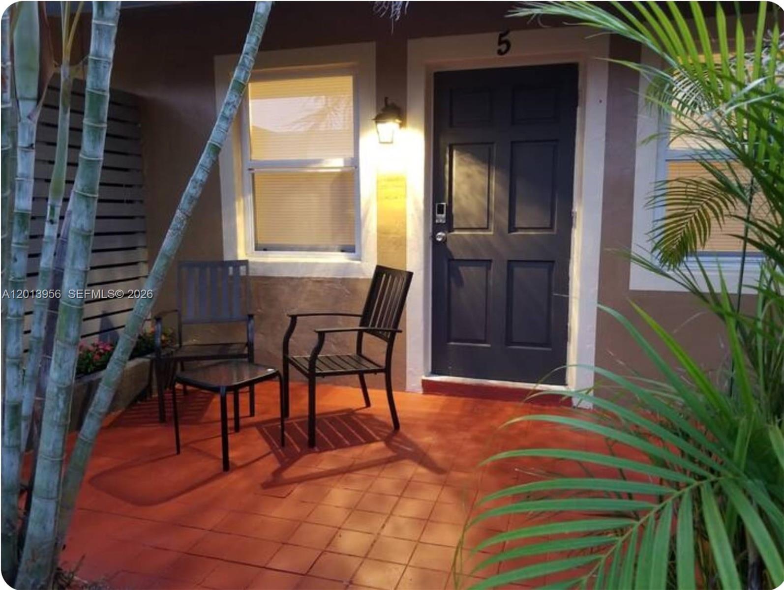HOLLYWOOD SOUTH SIDE ADD - Residential Lease
