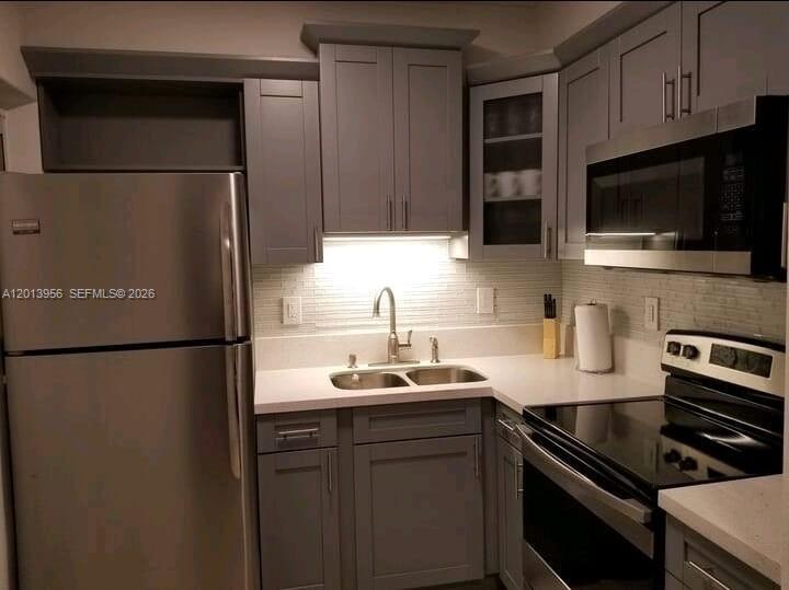 HOLLYWOOD SOUTH SIDE ADD - Residential Lease