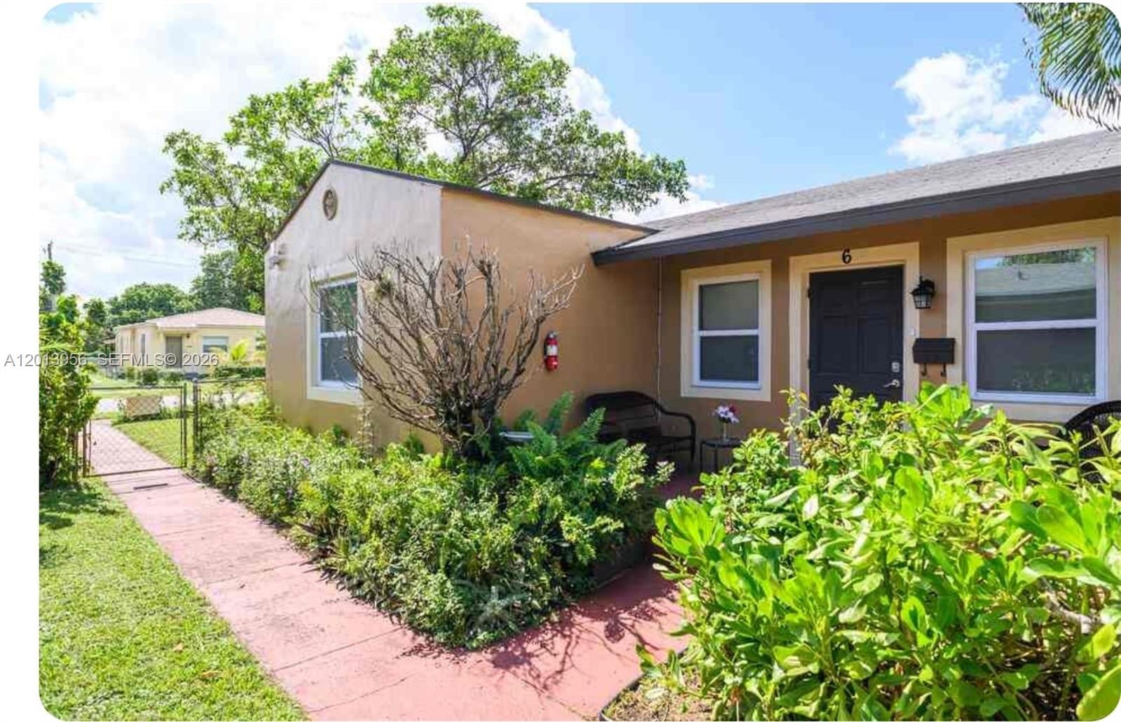 HOLLYWOOD SOUTH SIDE ADD - Residential Lease