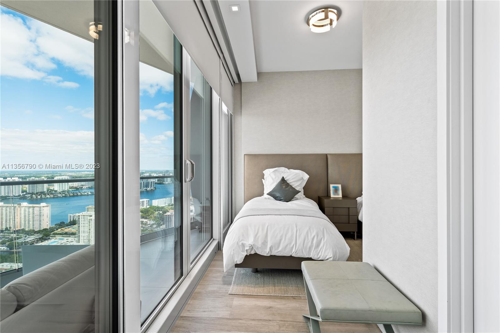 JADE SIGNATURE CONDO - Residential