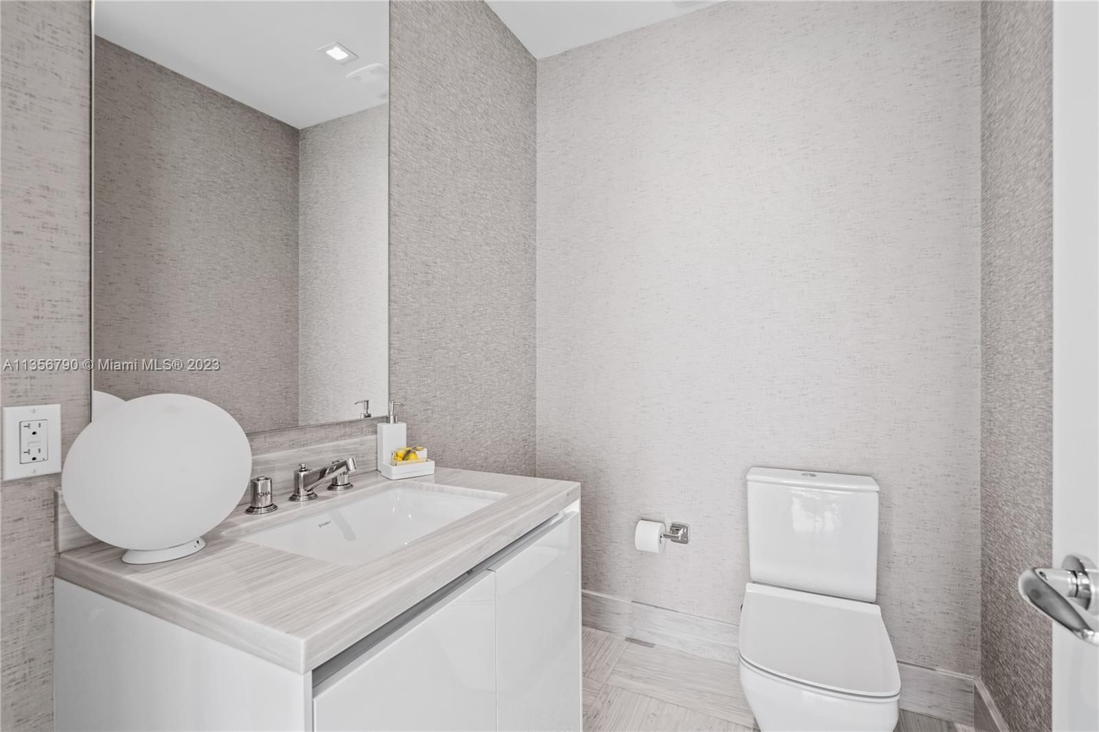 JADE SIGNATURE CONDO - Residential