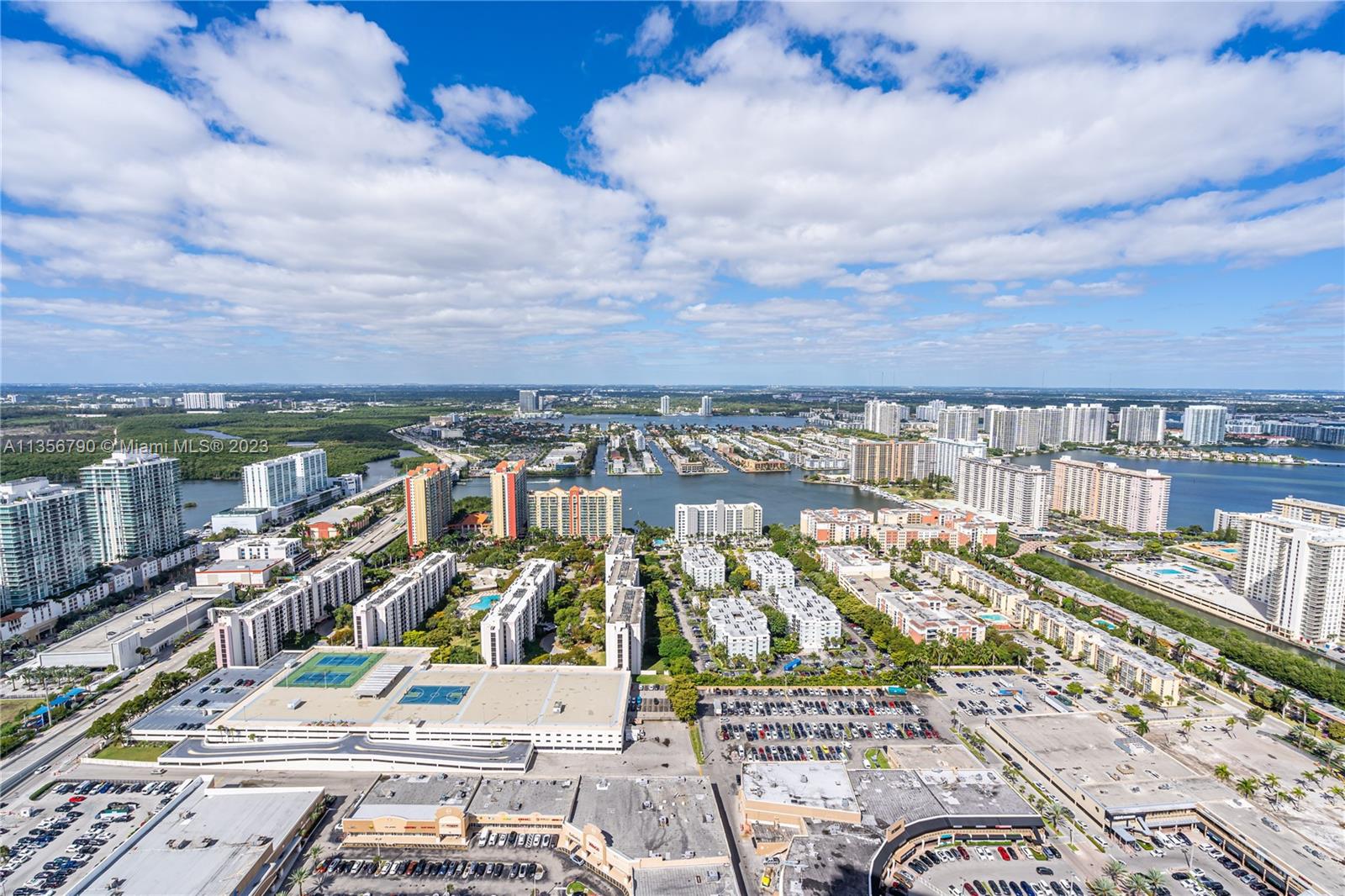 JADE SIGNATURE CONDO - Residential