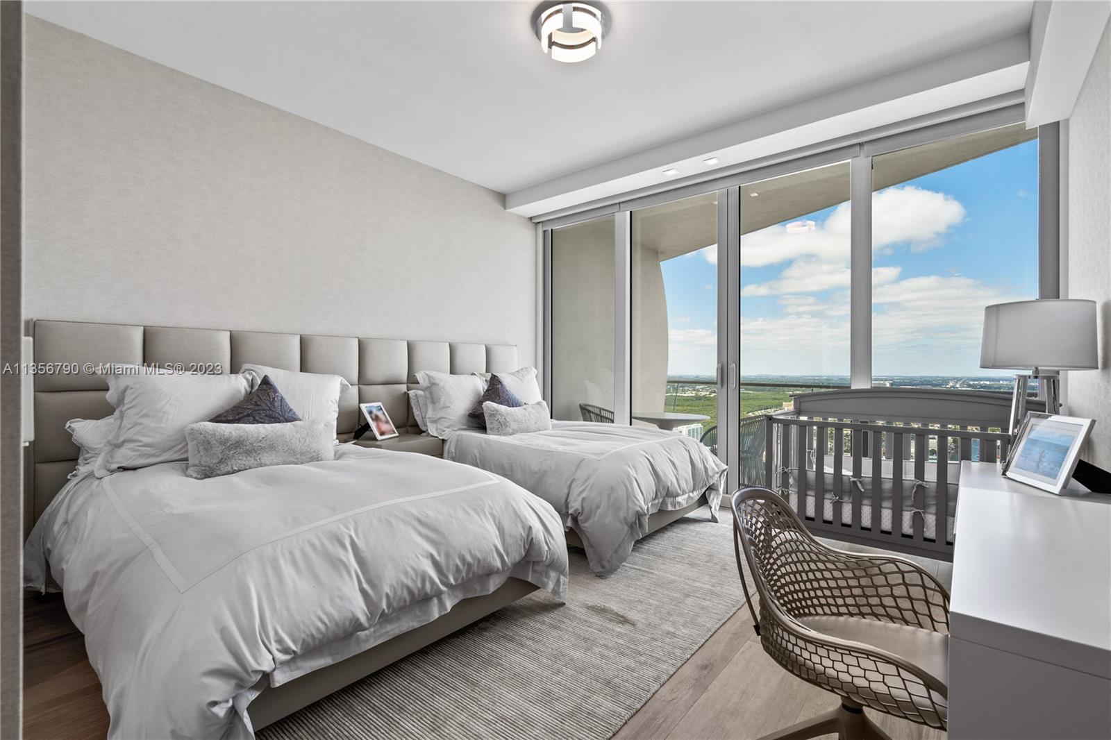 JADE SIGNATURE CONDO - Residential