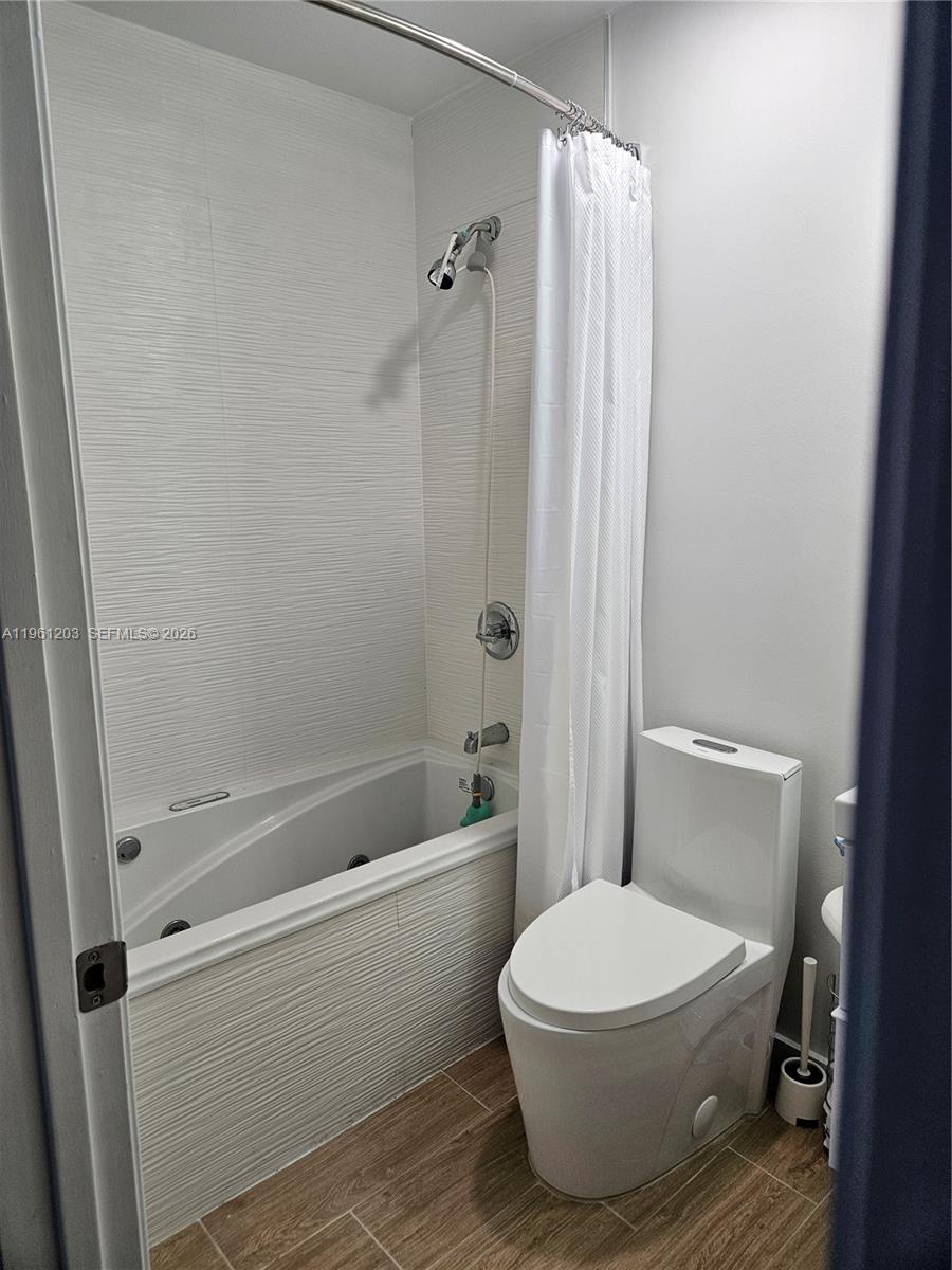 BANYAN OAKRIDGE COMMERCIA - Residential