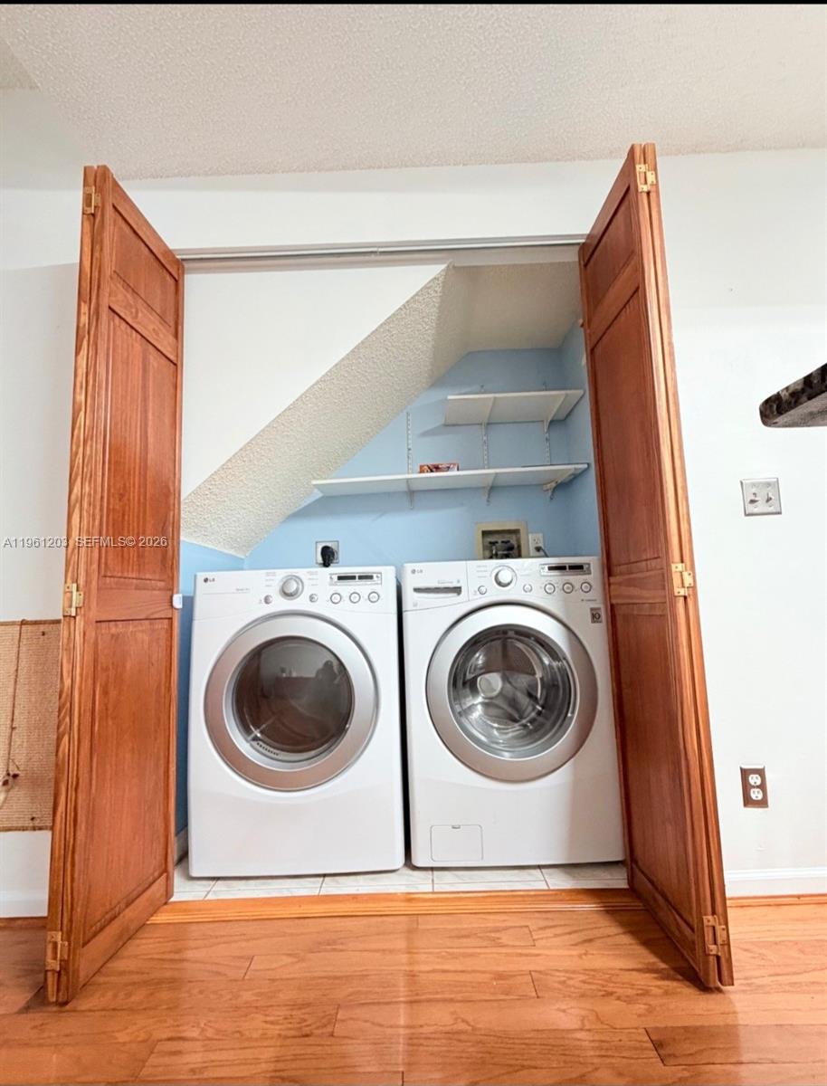 BANYAN OAKRIDGE COMMERCIA - Residential