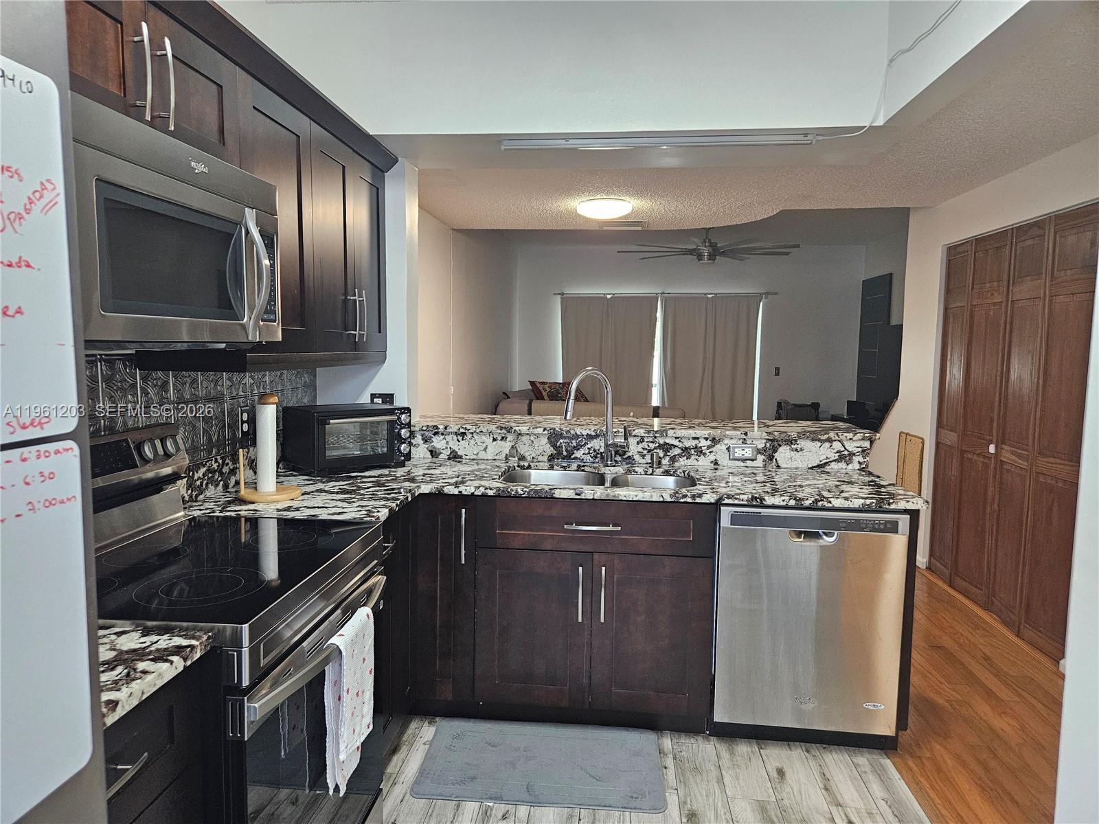 BANYAN OAKRIDGE COMMERCIA - Residential