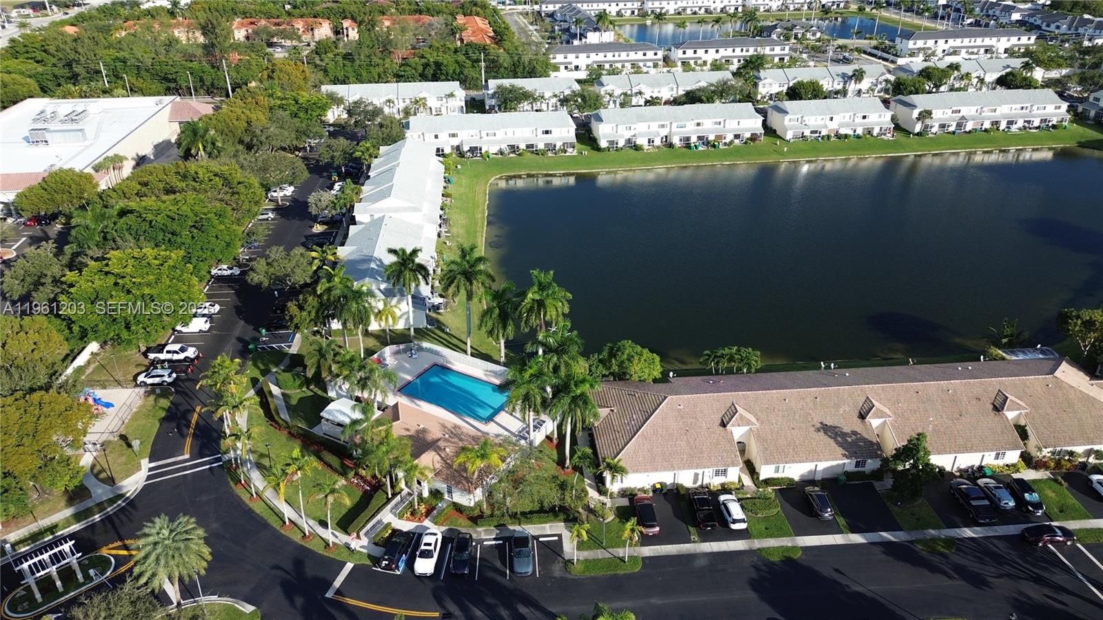 BANYAN OAKRIDGE COMMERCIA - Residential