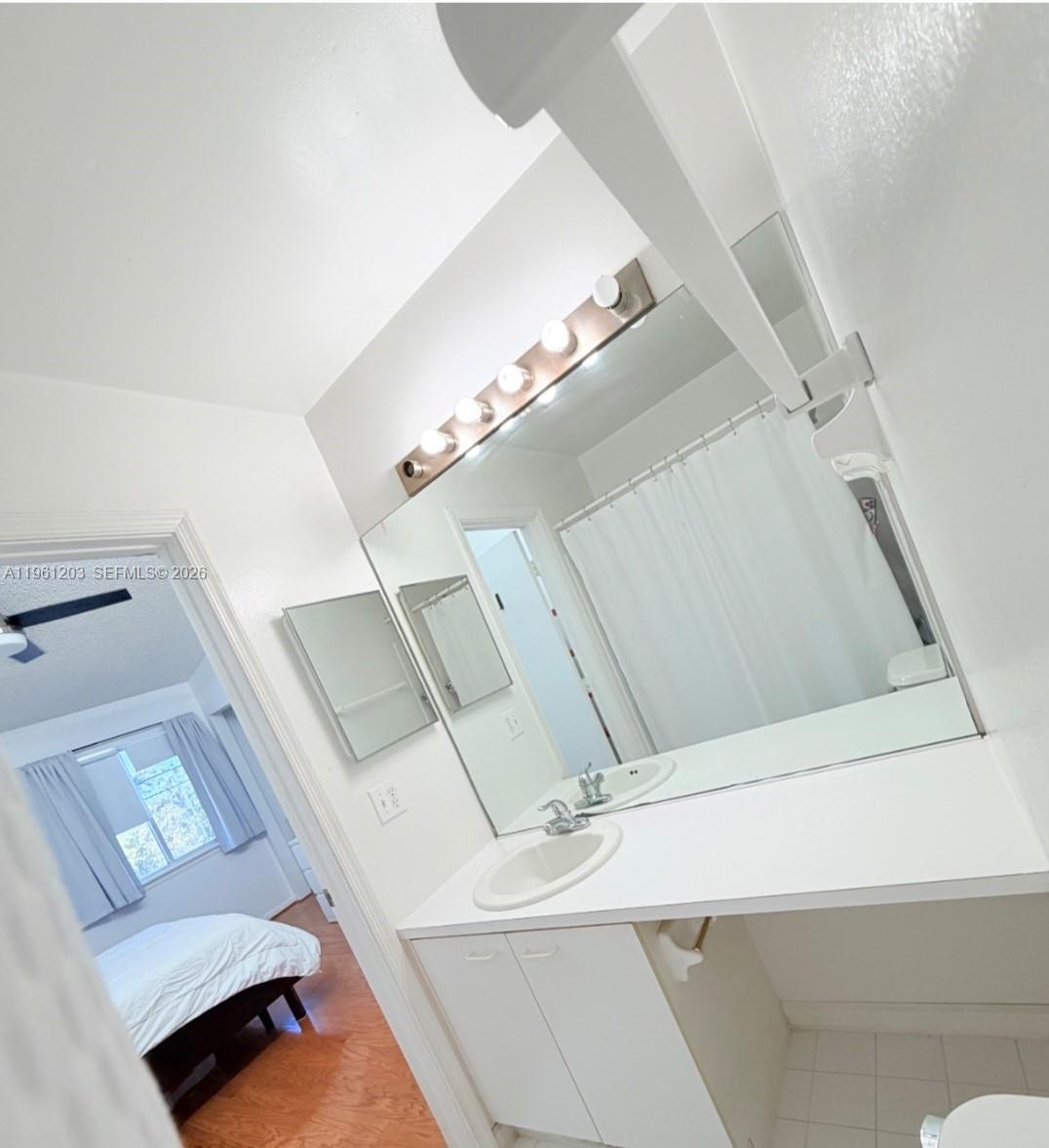 BANYAN OAKRIDGE COMMERCIA - Residential