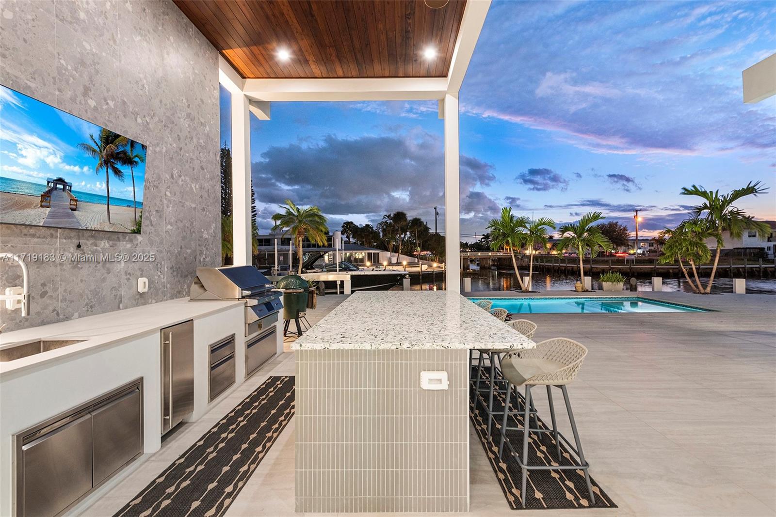 VENETIAN ISLES 1ST SEC - Residential