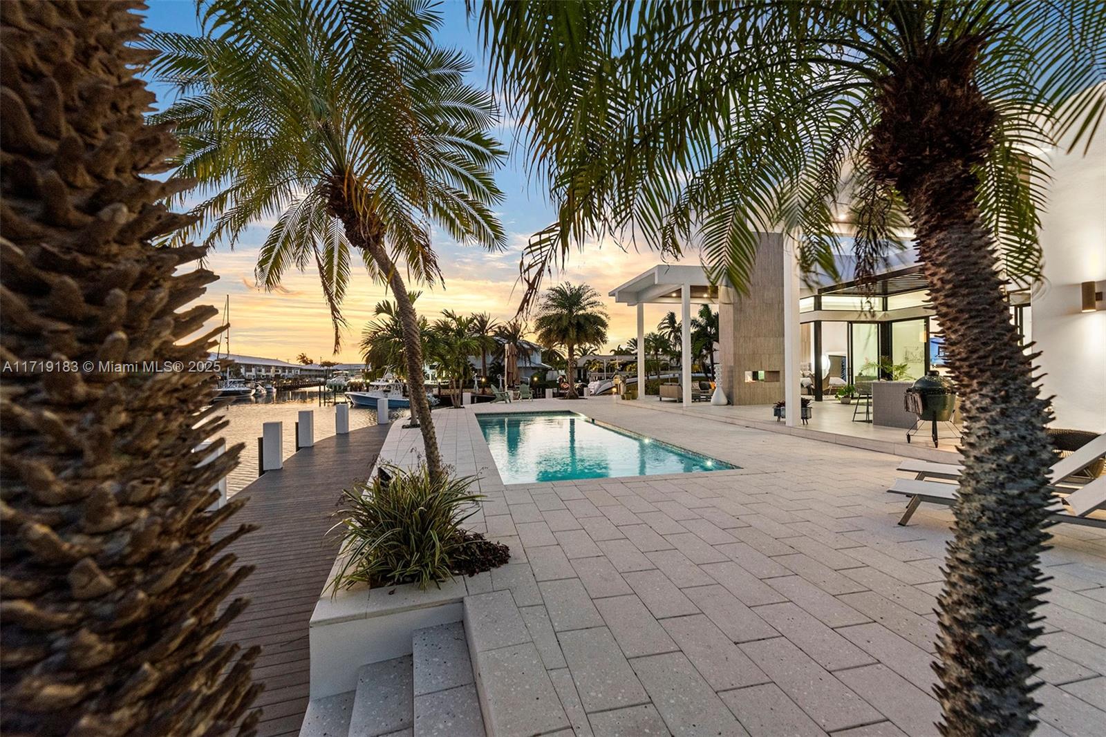 VENETIAN ISLES 1ST SEC - Residential