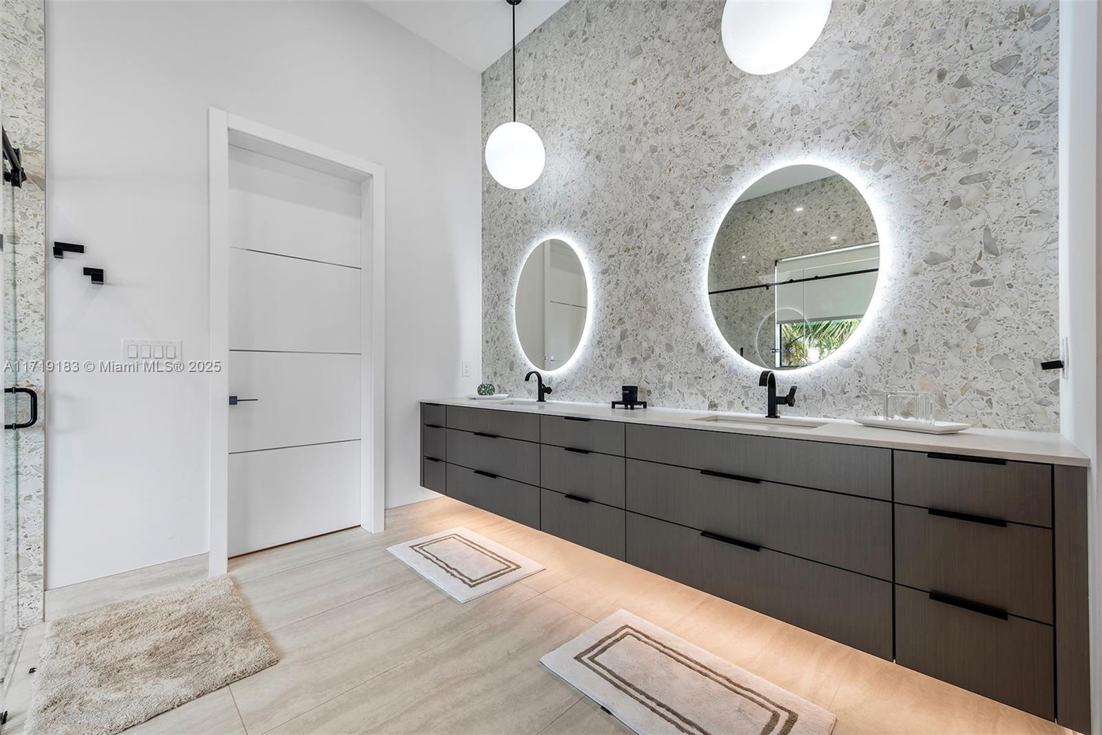 VENETIAN ISLES 1ST SEC - Residential