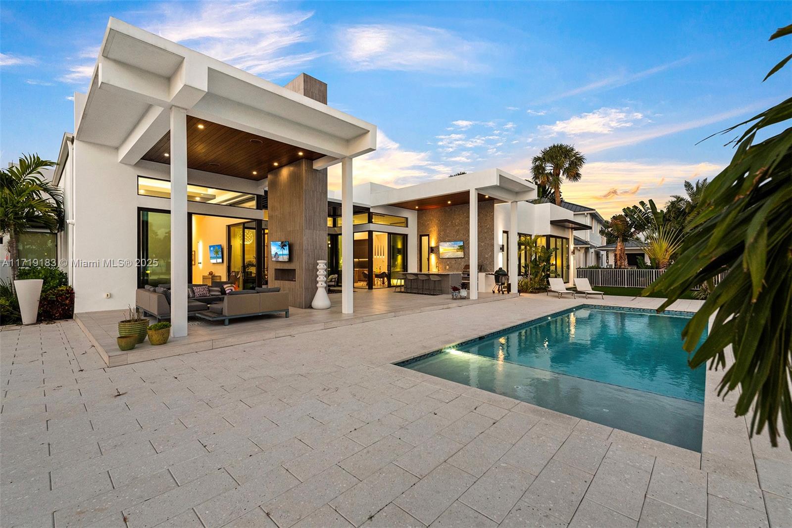 VENETIAN ISLES 1ST SEC - Residential