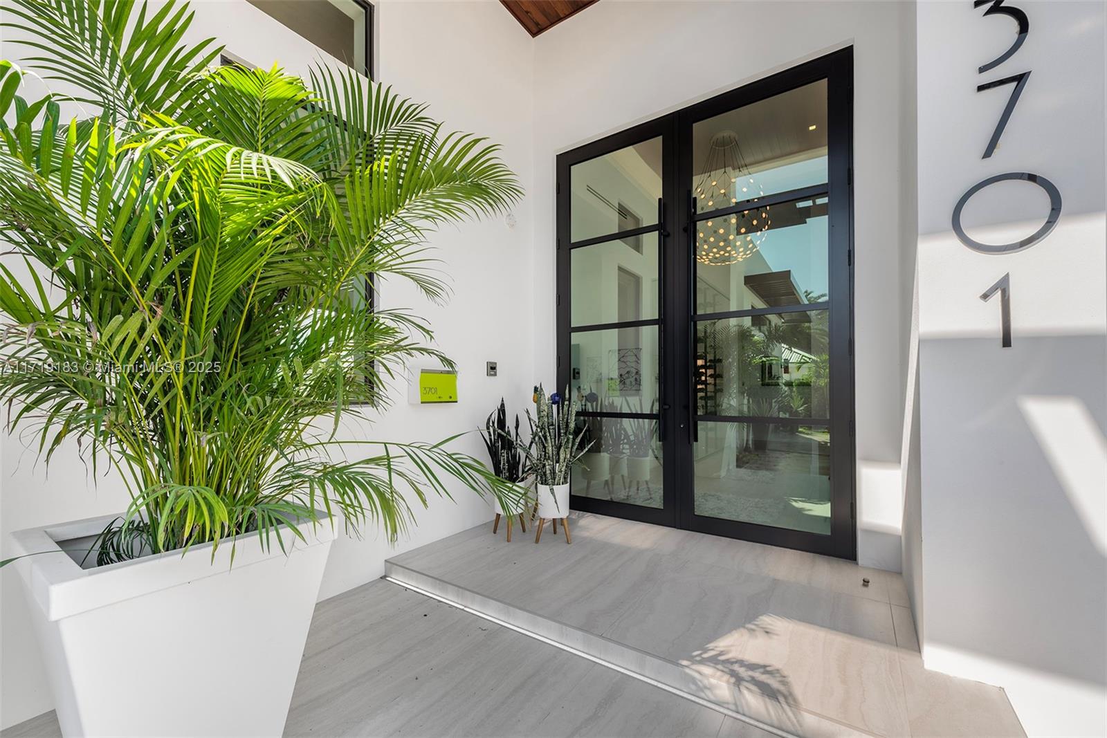 VENETIAN ISLES 1ST SEC - Residential