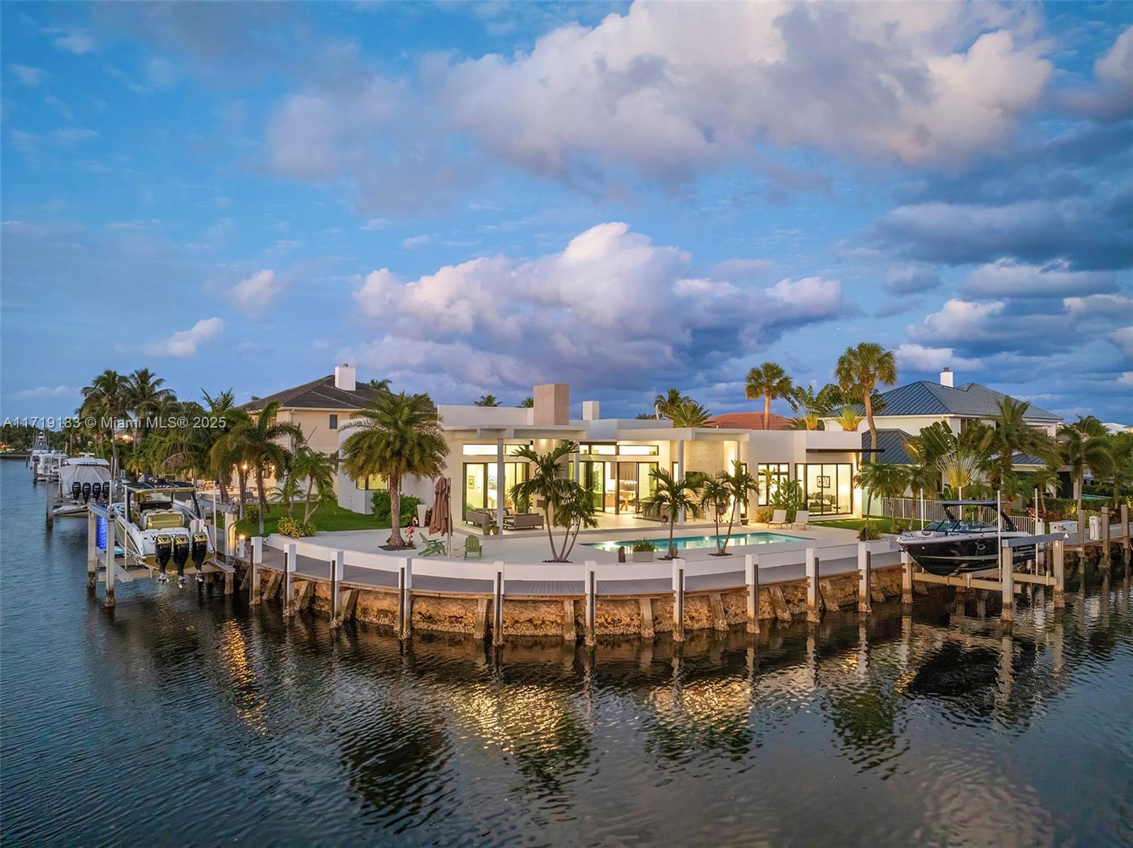 VENETIAN ISLES 1ST SEC - Residential