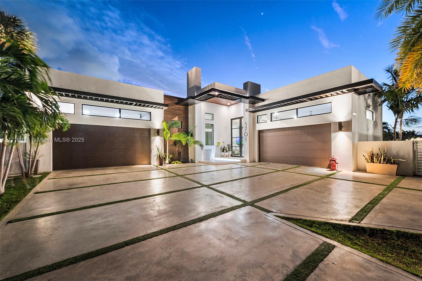 VENETIAN ISLES 1ST SEC - Residential