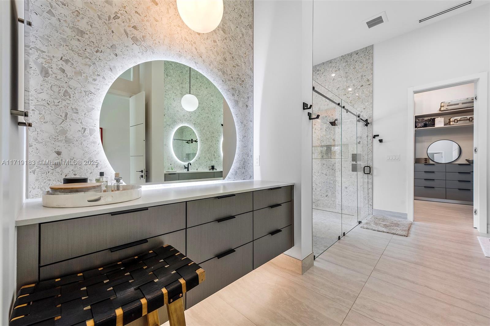 VENETIAN ISLES 1ST SEC - Residential