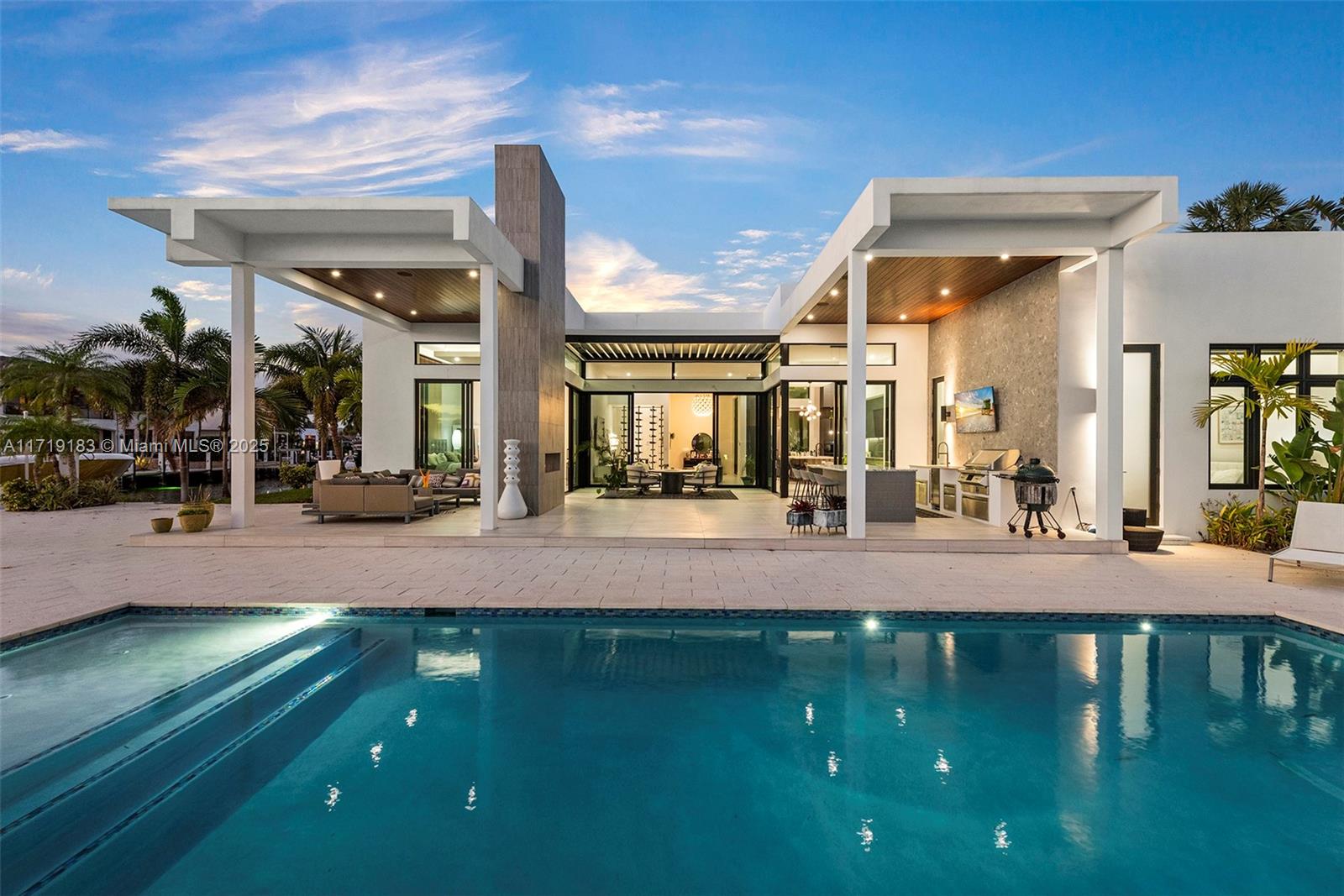 VENETIAN ISLES 1ST SEC - Residential