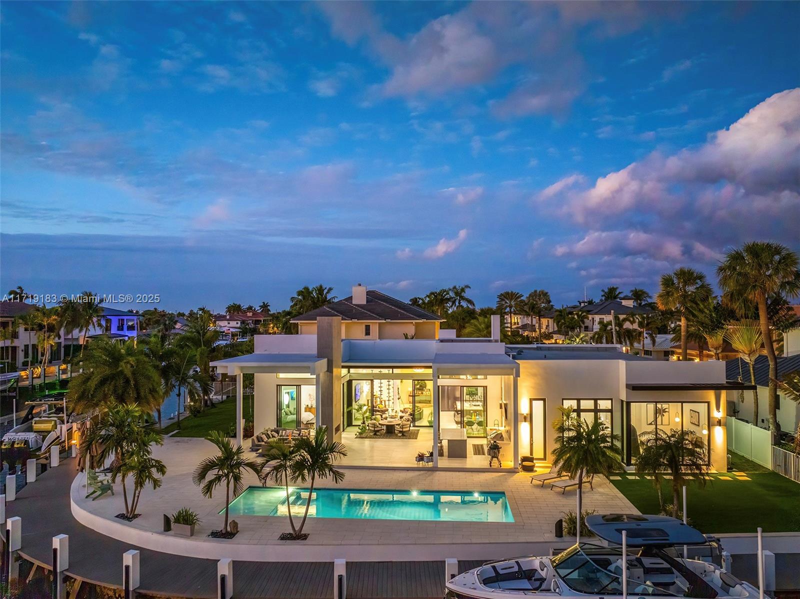 VENETIAN ISLES 1ST SEC - Residential