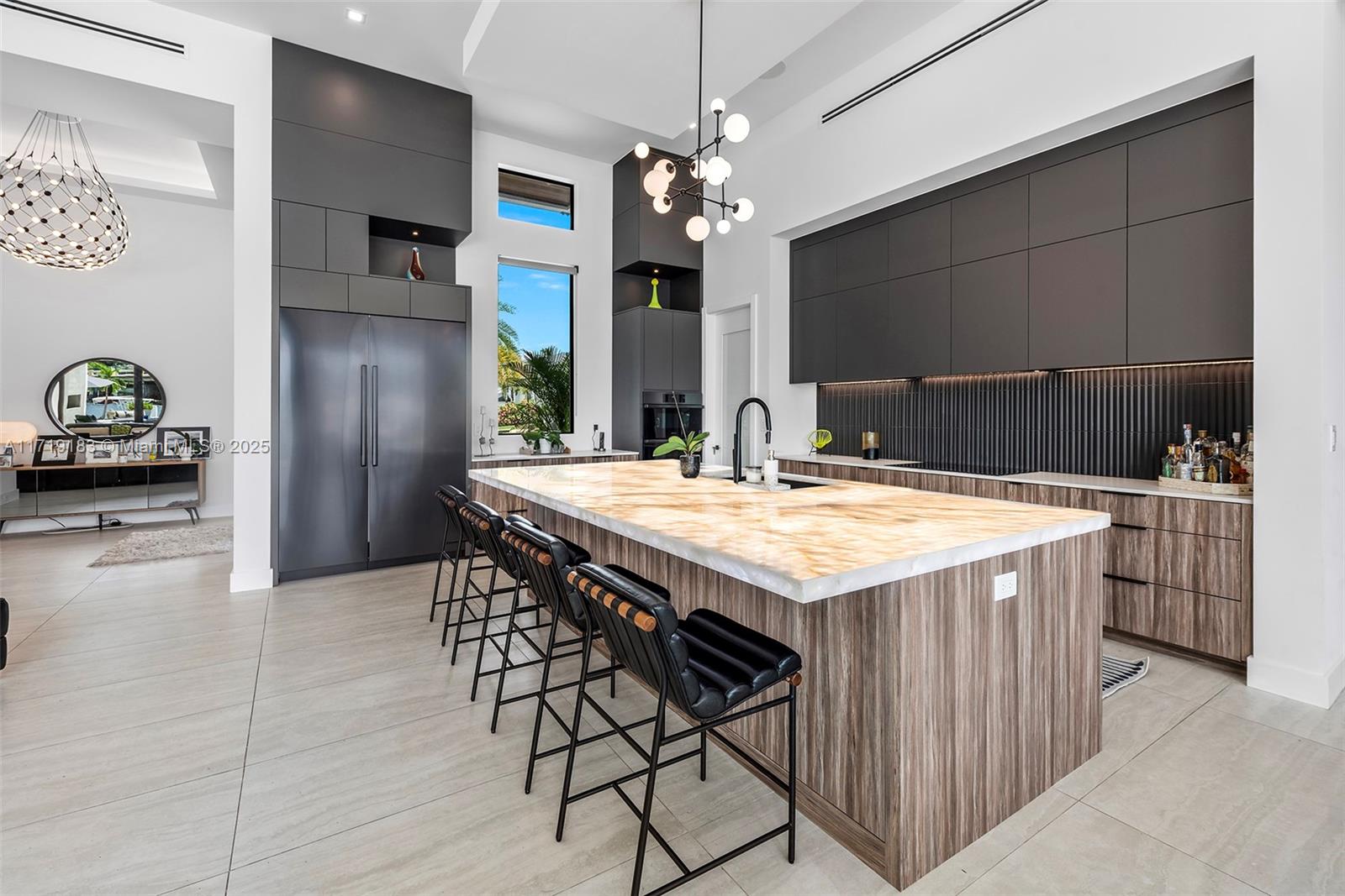 VENETIAN ISLES 1ST SEC - Residential