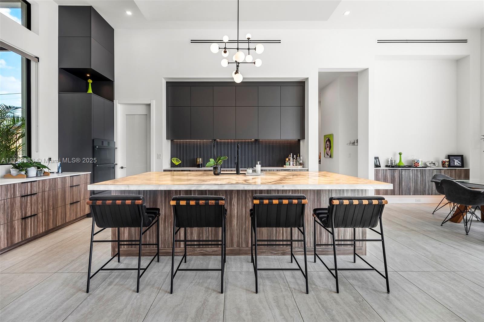 VENETIAN ISLES 1ST SEC - Residential