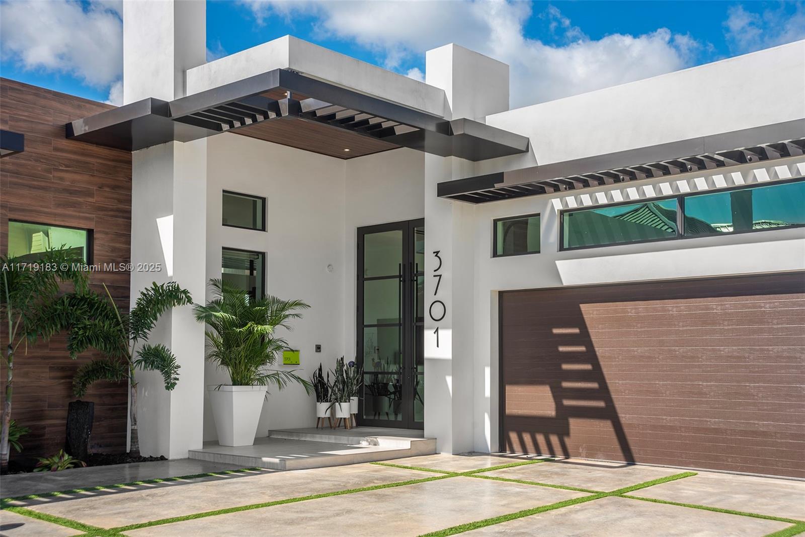 VENETIAN ISLES 1ST SEC - Residential
