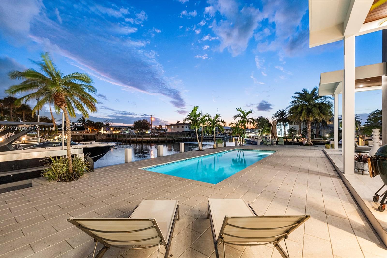 VENETIAN ISLES 1ST SEC - Residential