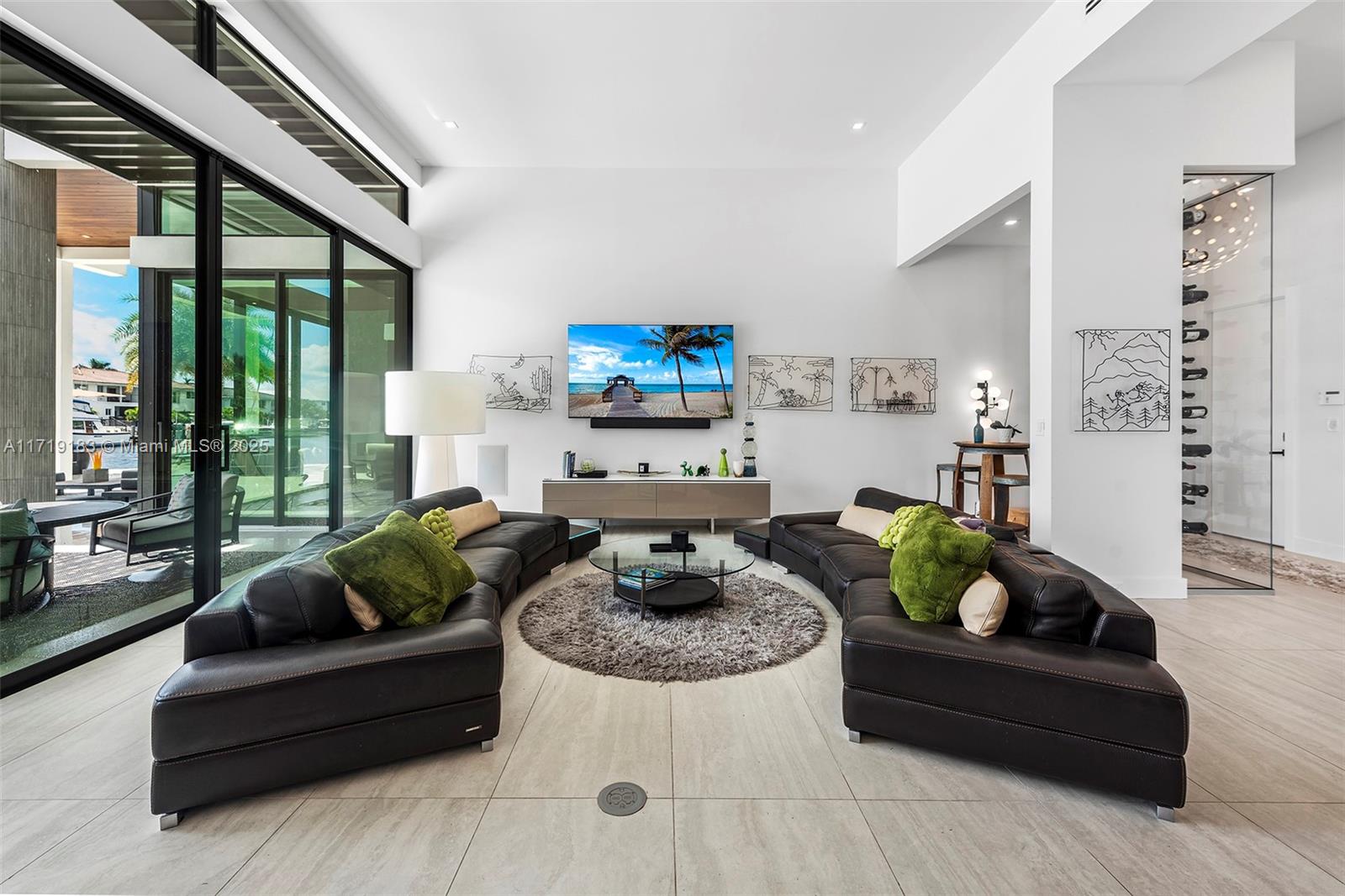 VENETIAN ISLES 1ST SEC - Residential