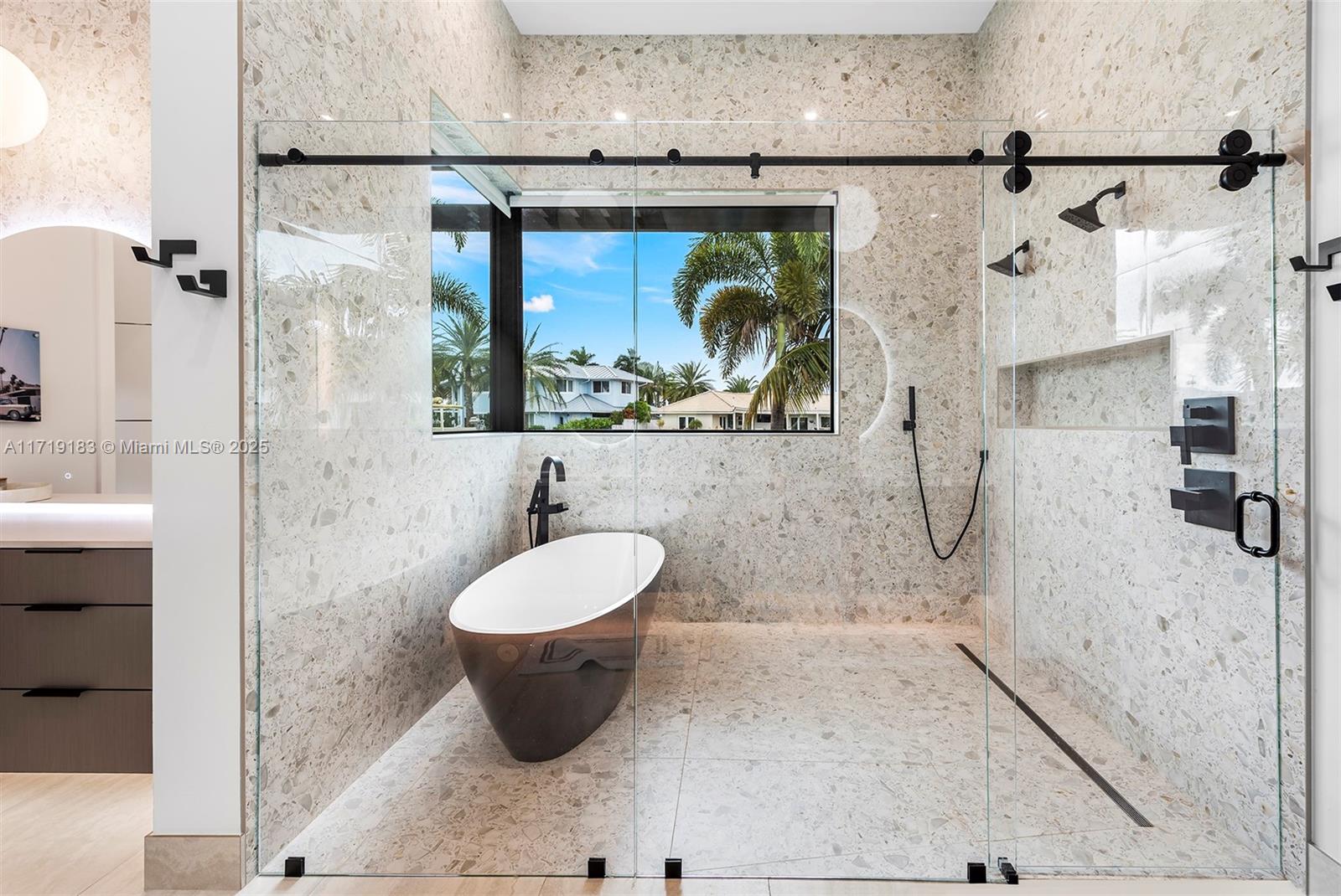 VENETIAN ISLES 1ST SEC - Residential