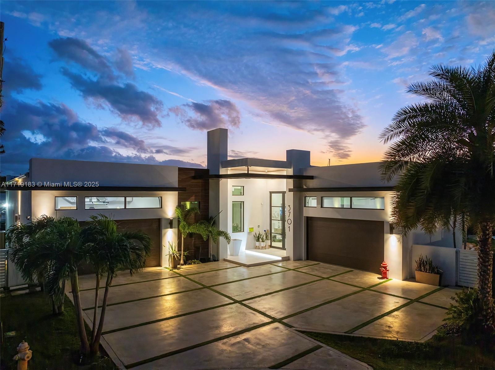 VENETIAN ISLES 1ST SEC - Residential