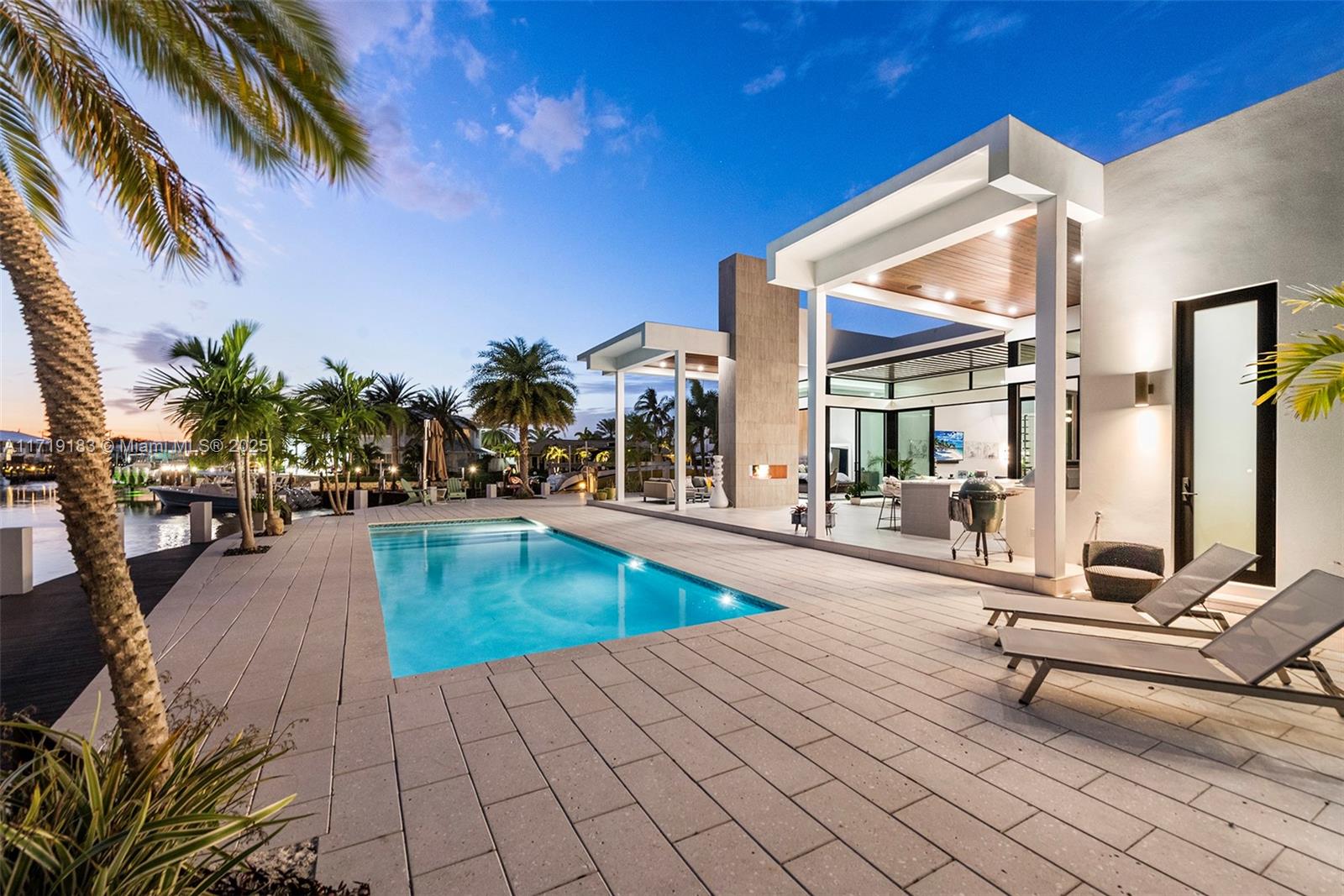 VENETIAN ISLES 1ST SEC - Residential