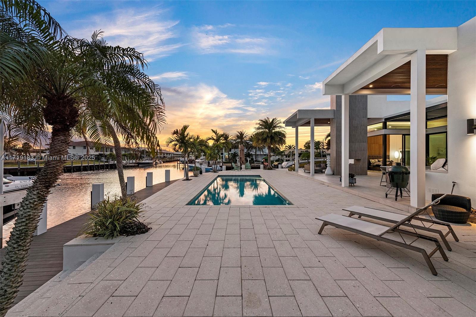 VENETIAN ISLES 1ST SEC - Residential
