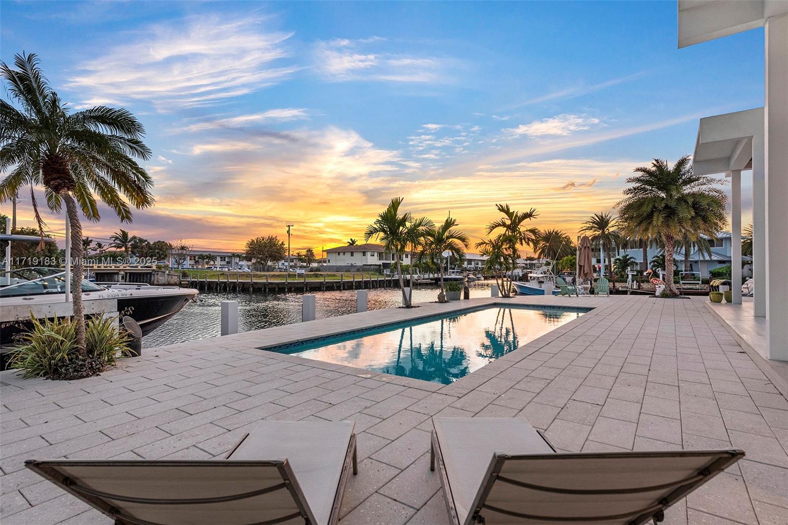 VENETIAN ISLES 1ST SEC - Residential