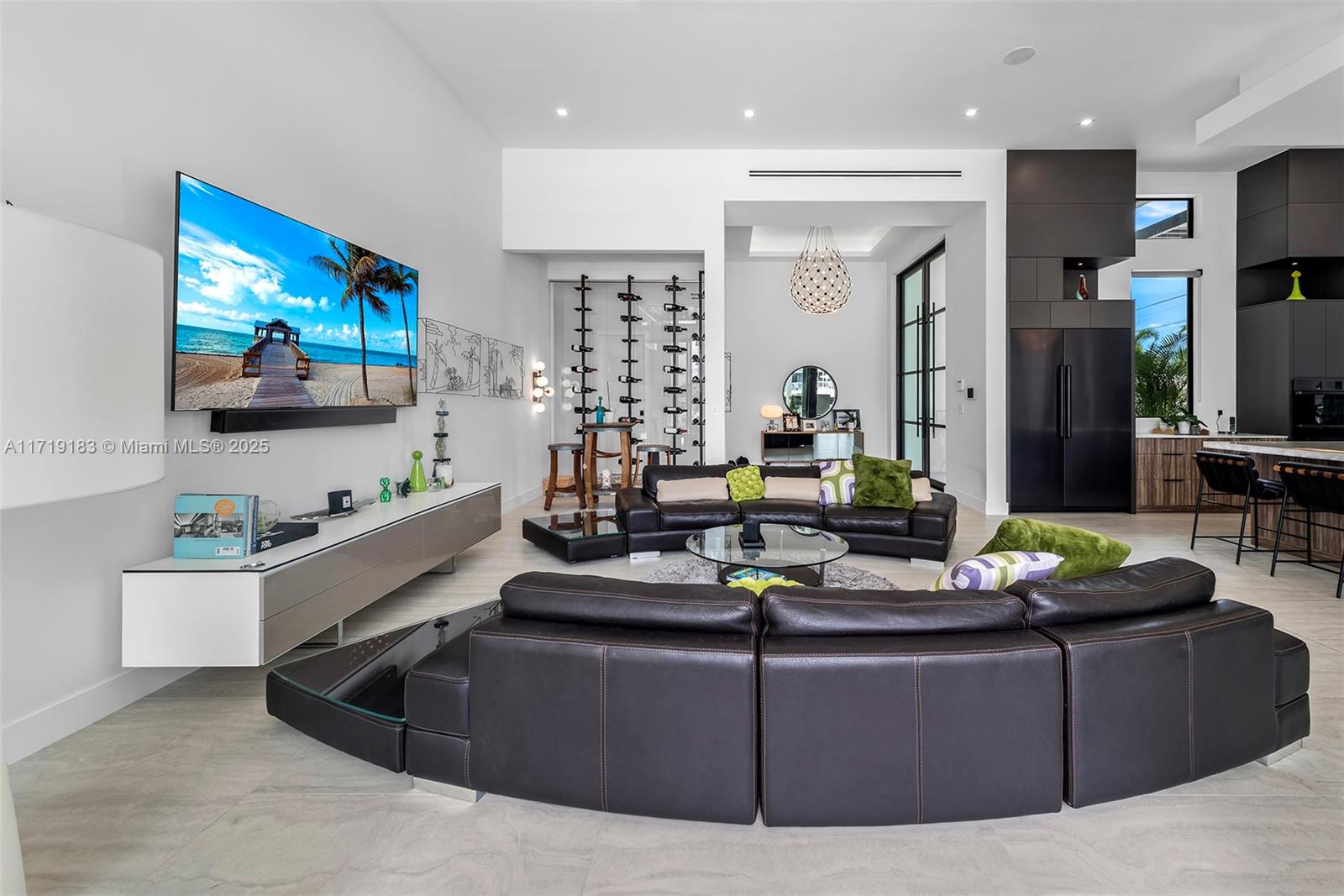 VENETIAN ISLES 1ST SEC - Residential