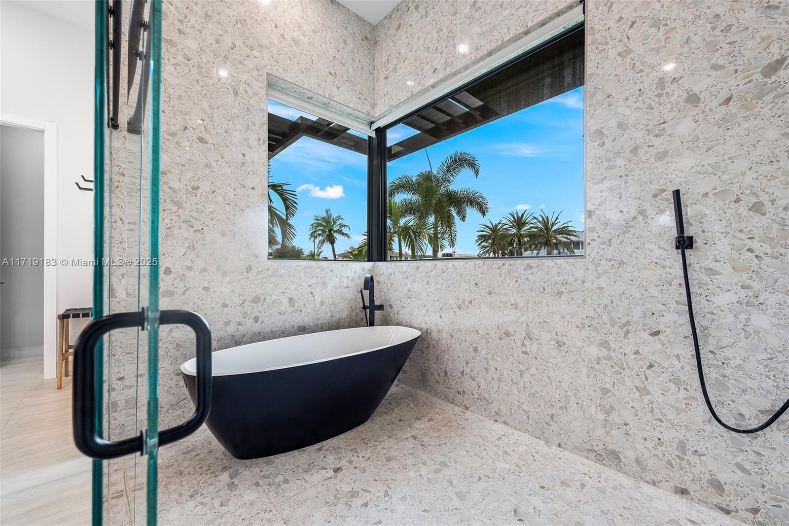 VENETIAN ISLES 1ST SEC - Residential