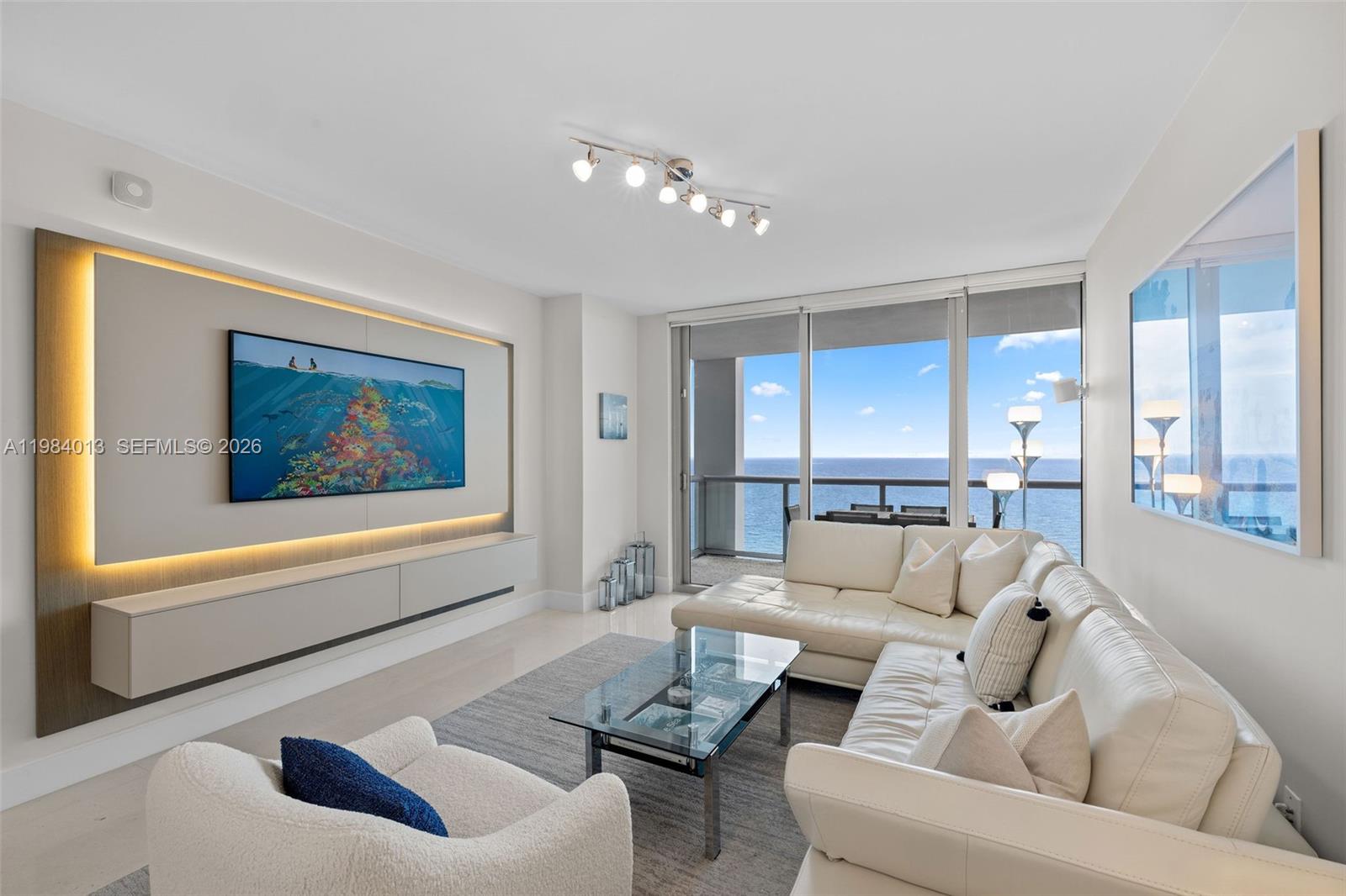 6799 Collins Ave 1404