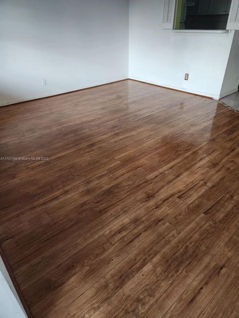 135 Berkshire F West Palm Beach FL 33417